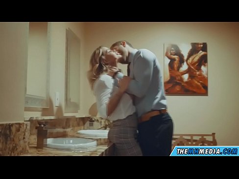 ❤️ როცა მკერდი ქერა აცდუნებს საჯარო საპირფარეშოში ❤ ანალური ვიდეო ჩვენთან